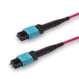 12 芯低插損公頭 MPO/UPC 轉母頭 MPO/UPC 跳線 | 康寧® ClearCurve® OM4 多模光纖 | 極性A，水綠色 MPO 接頭，洋紅色外被 | OFNP 外被